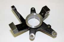 Поворотный кулак (правый) AT-MZ1378